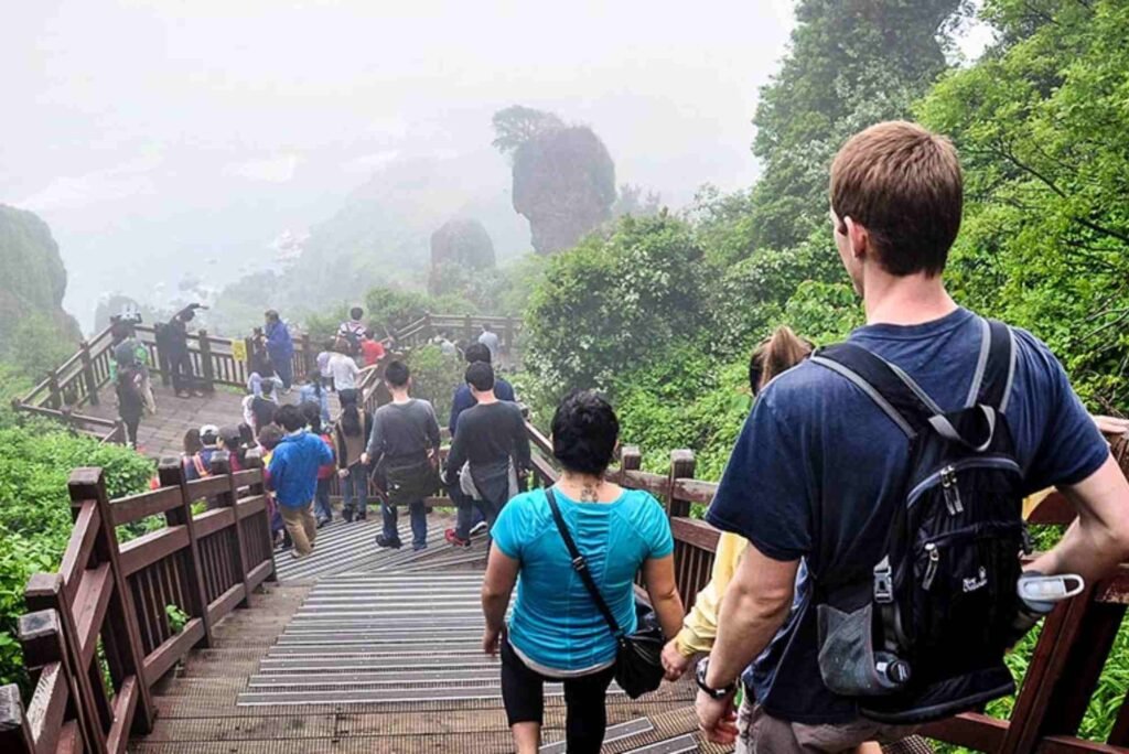 A Photoâ€‘Essay: Stunning Trails Across South Korea You Need to See