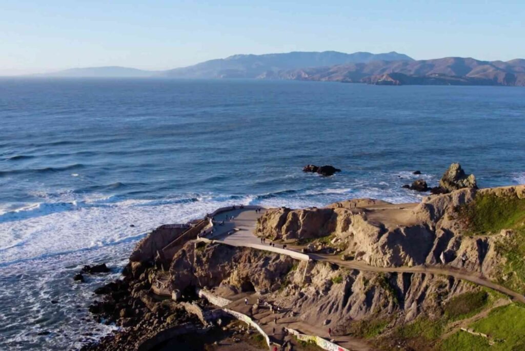 Areas Near the Beach with Good Stores