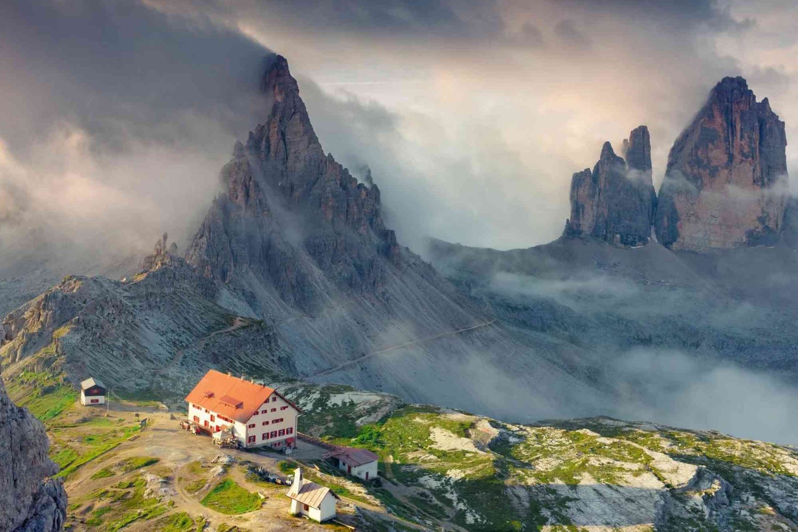 7 Best Hikes Near Milan You Can Do This Weekend