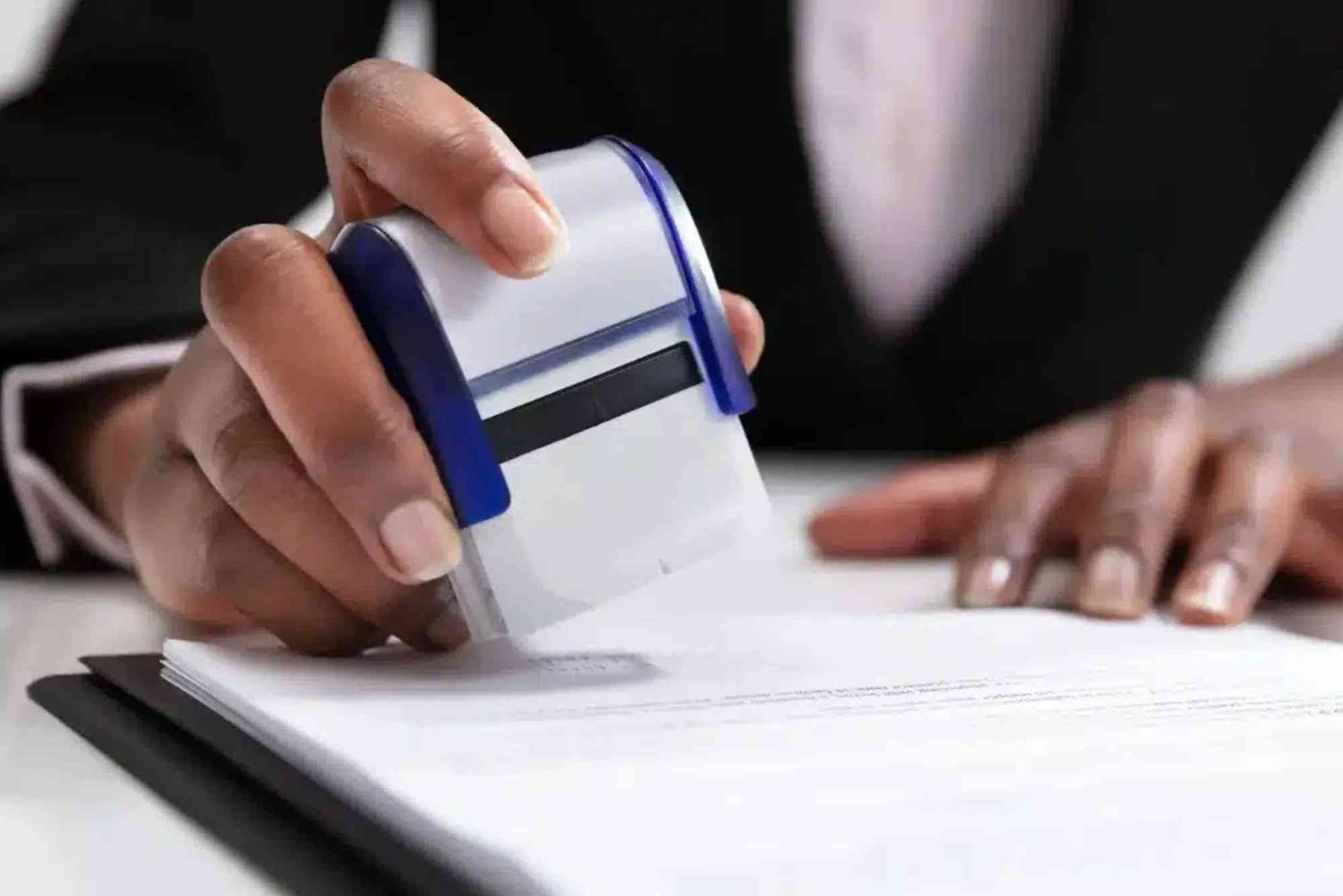 Is Notarization Mandatory for Legal Documents in Dubai?