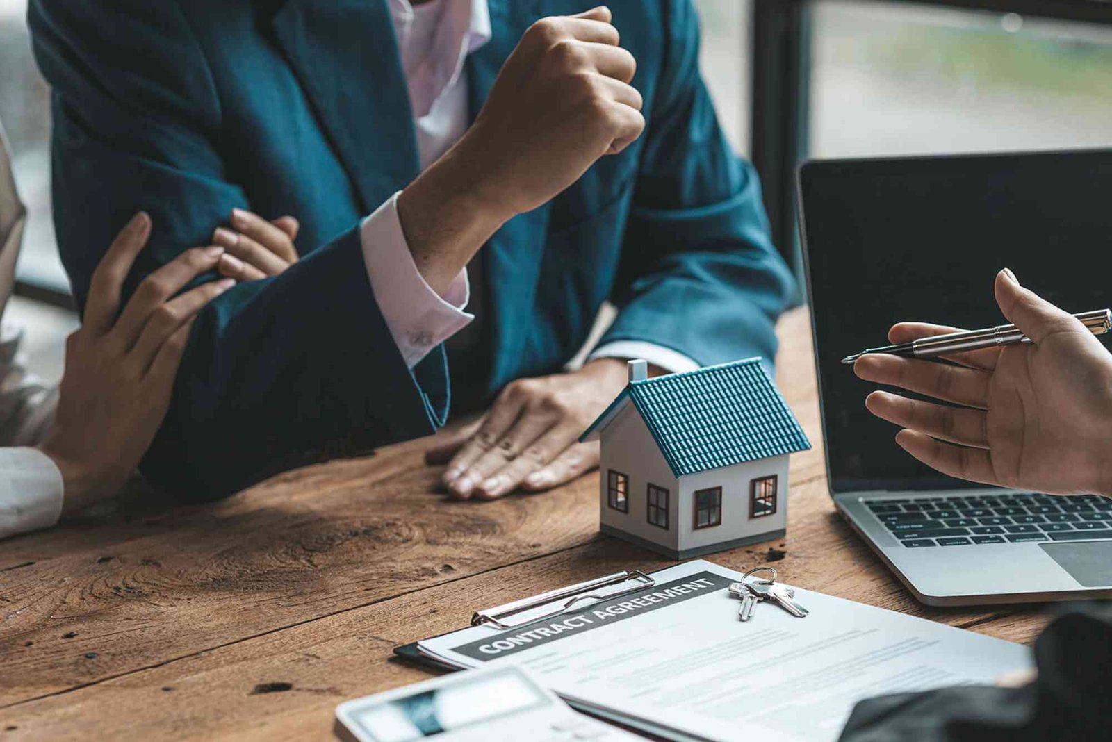 How Can Lawyers in Dubai Assist With Commercial Lease and Property Disputes?